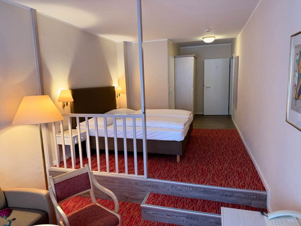 Doppelzimmer mit Wohncouch im Hotel garni Mueßer Hof