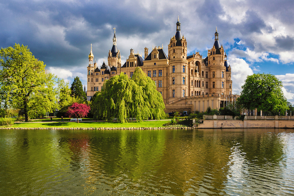 Blick auf das Märchenschloss in Schwerin